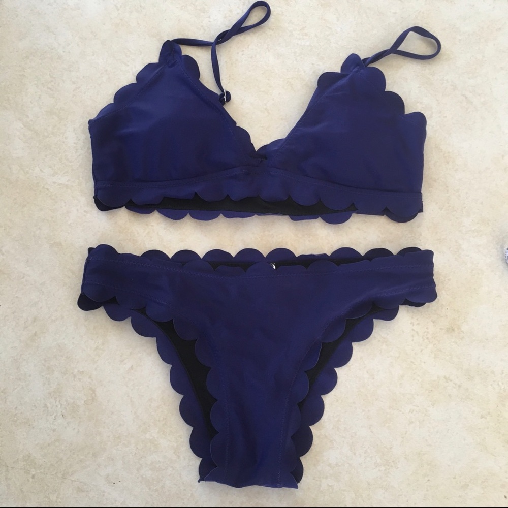 Bikini two piece scallop